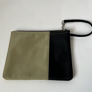 Wristlet cosmetic bag